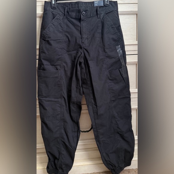 American Eagle Snappy Stretch High-Waisted Baggy Cargo Jogger 8 Short - Picture 3 of 8